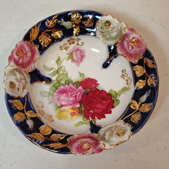 Cobalt Porcelain Hand Painted Gold Floral Scalloped Edge Dish or Bowl Vintage - Picture 2 of 8